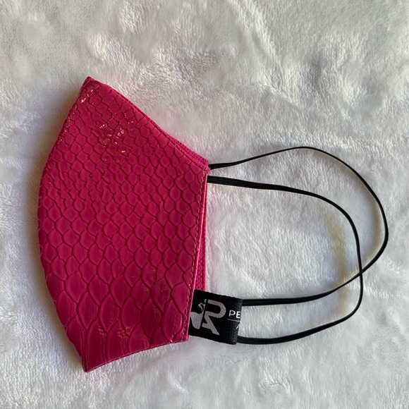 Fuchsia crocs glossy faux leather face mask. - Picture 3 of 4